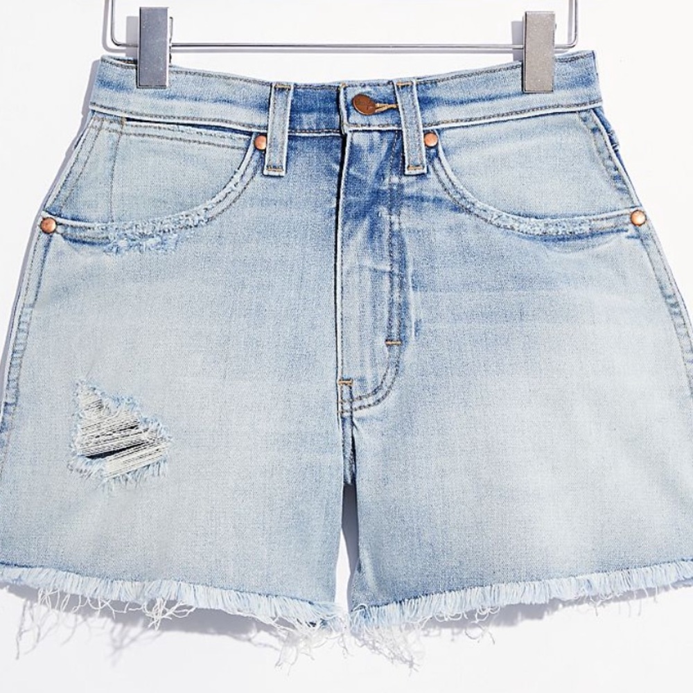 Wrangler A-Line / Wide Leg Shorts Size 28